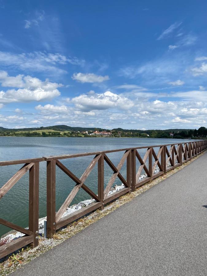 Apartman Na Brehu Lipna Černá v Pošumaví Esterno foto