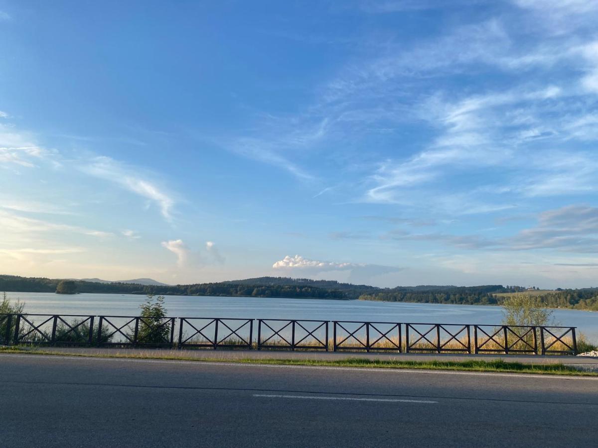 Apartman Na Brehu Lipna Černá v Pošumaví Esterno foto