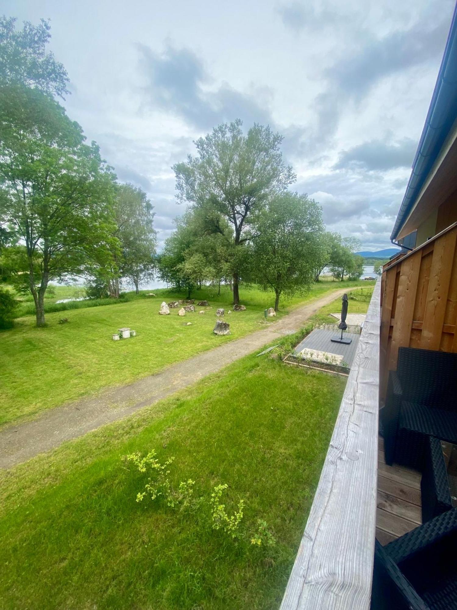 Apartman Na Brehu Lipna Černá v Pošumaví Esterno foto